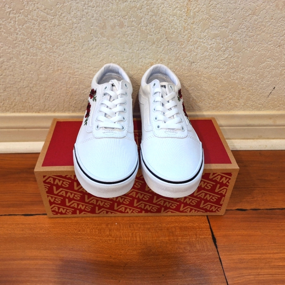 Vans - Picture 3 of 4
